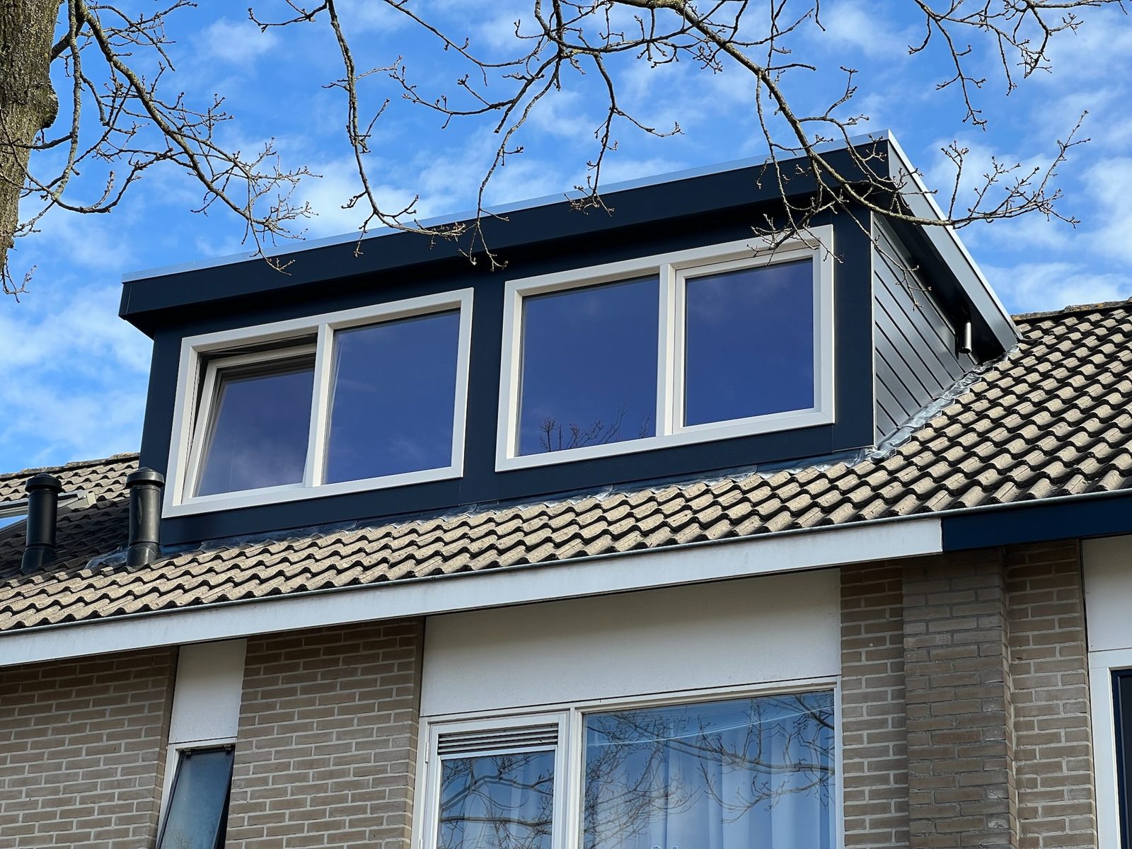 Kunststof dakkapel geplaatst door Dynamic Bouw