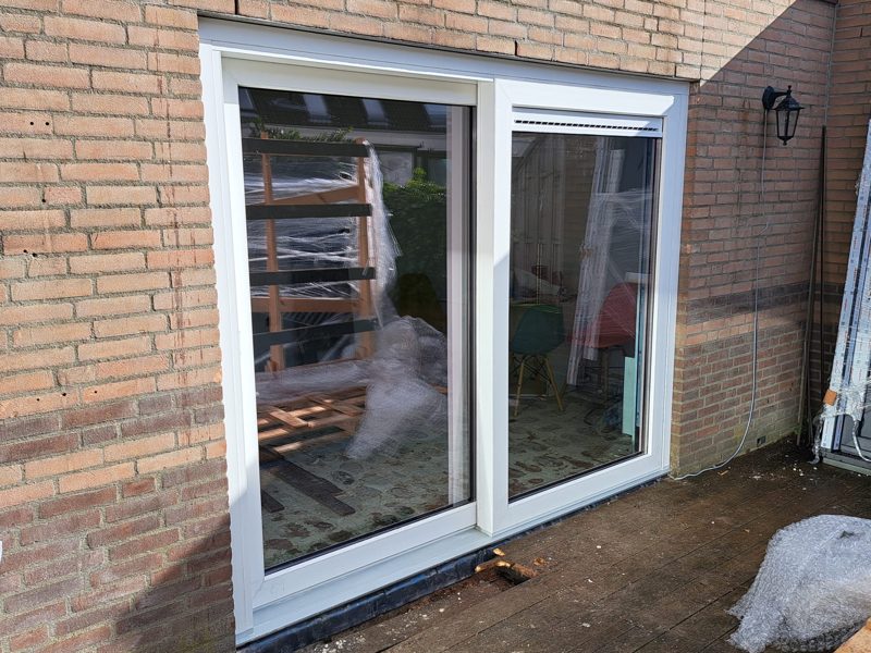 Nieuwe kunststof schuifpui